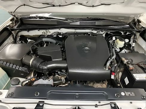 Used 2017 Toyota Tacoma SR w/ Tow Package AWD/4WD image 14