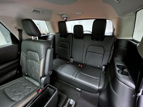 New 2026 Nissan Pathfinder Platinum AWD/4WD image 12