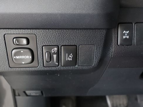 Used 2018 Toyota RAV4 LE w/ All Weather Liner Package AWD/4WD image 16
