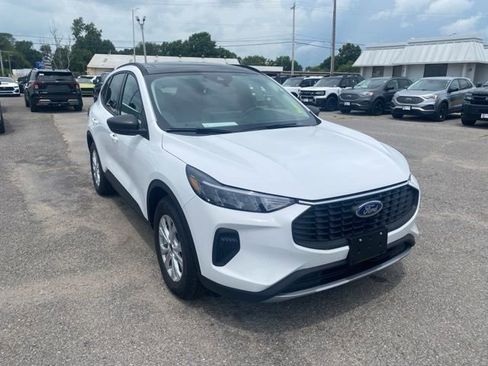 New 2025 Ford Escape Active w/ Active Premium Tech Pack image 8
