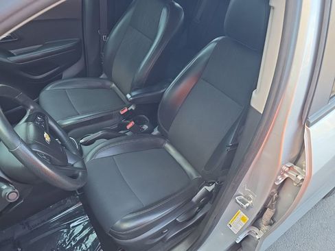 Used 2022 Chevrolet Trax LT image 10