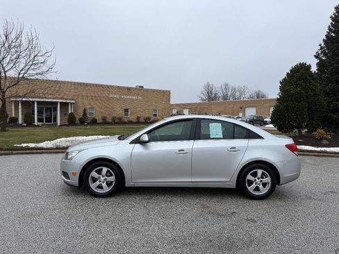 Used 2014 Chevrolet Cruze LT image 2