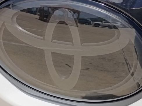 Used 2024 Toyota Corolla Cross AWD Hybrid image 17