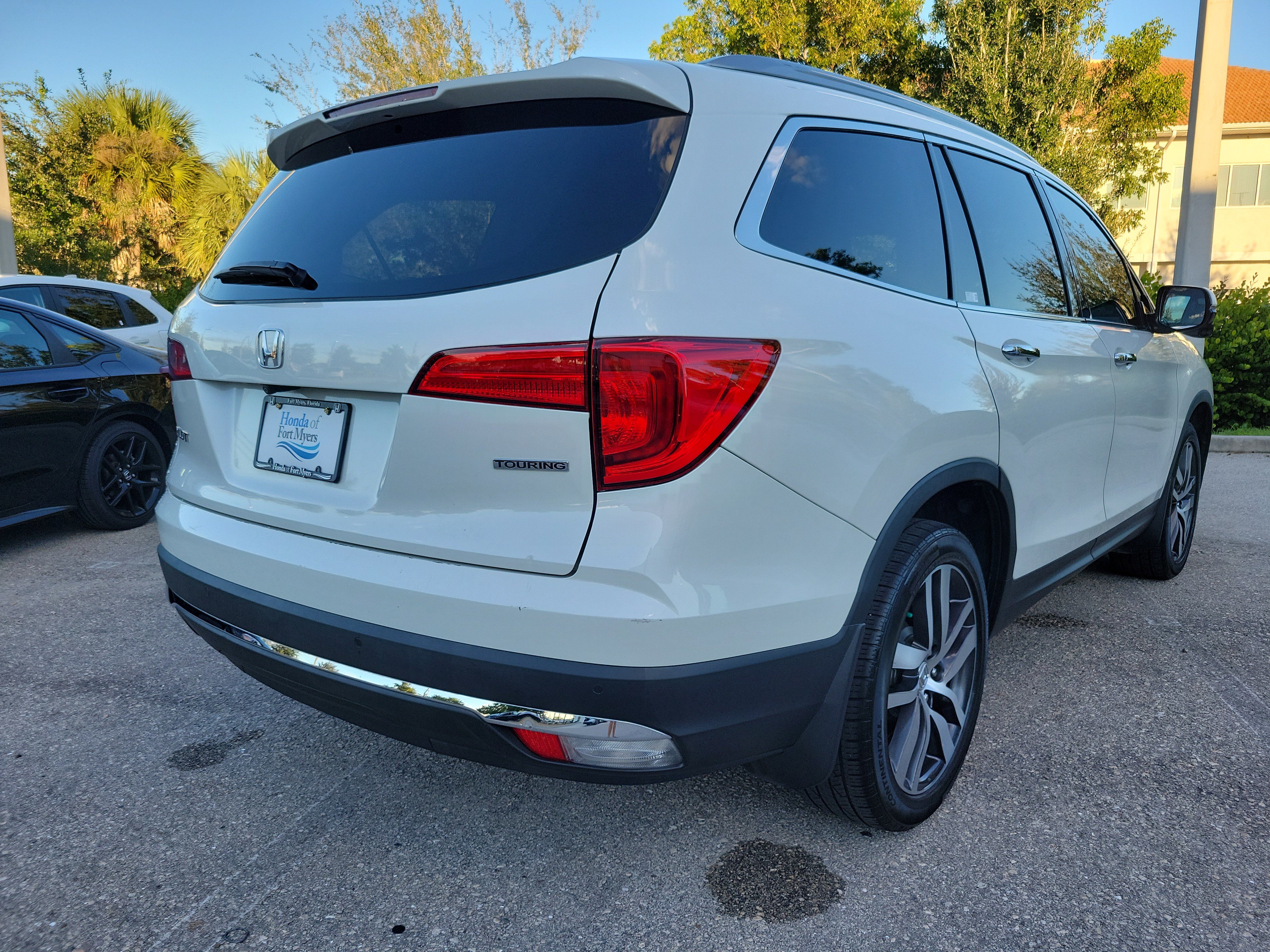 Used 2018 Honda Pilot Touring image 6
