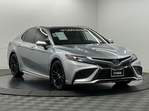 Used 2023 Toyota Camry XSE w/ Cold Weather Package FWD image 5