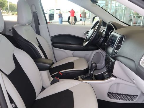 Used 2021 Jeep Compass Latitude w/ Convenience Group FWD image 38