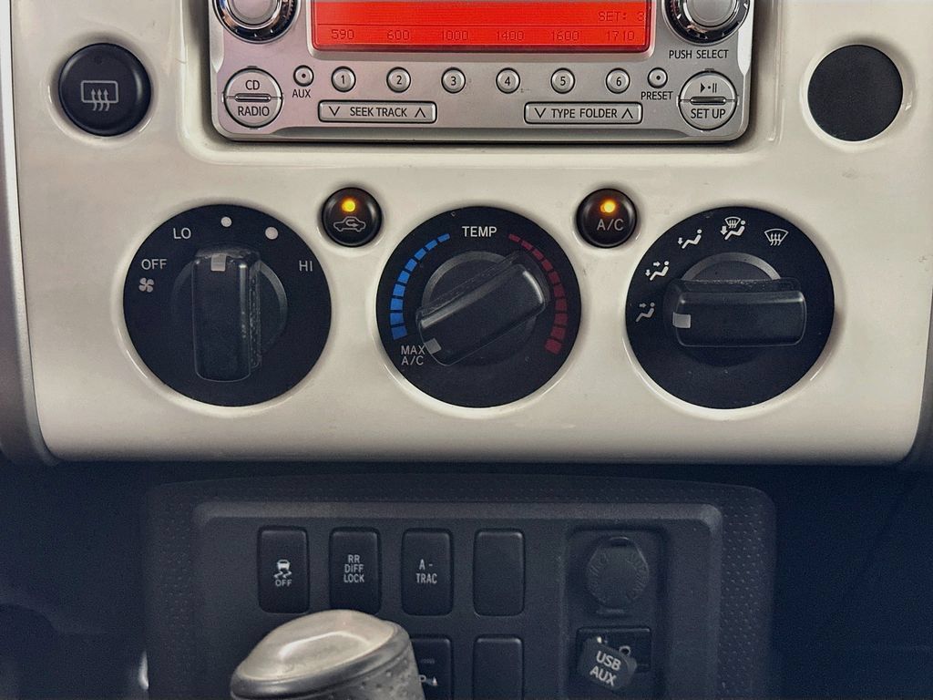 Used 2011 Toyota FJ Cruiser 4WD w/ Upgrade Pkg image 19