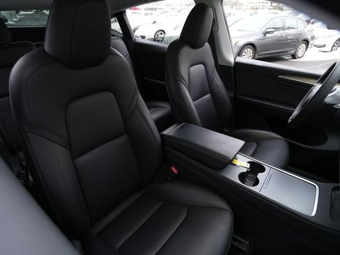 Used 2023 Tesla Model Y Long Range image 22