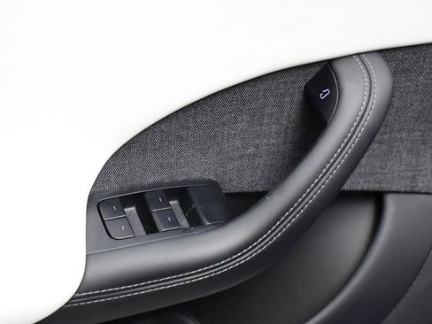 Used 2022 Tesla Model S AWD image 45