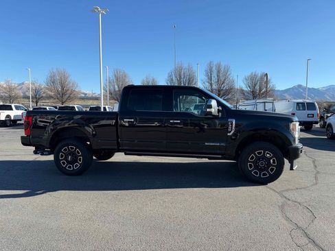 Used 2022 Ford F350 Platinum image 9