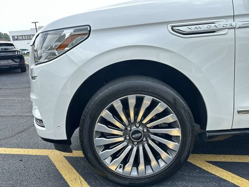 Used 2020 Lincoln Navigator L Reserve w/ Equipment Group 208A Reserve AWD/4WD image 19