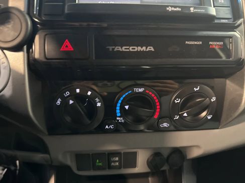 Used 2015 Toyota Tacoma 4x4 Double Cab image 24