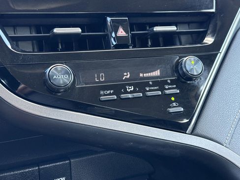 Used 2021 Toyota Camry SE FWD image 22