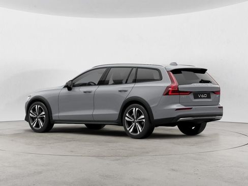 New 2026 Volvo V60 B5 Cross Country Plus w/ Climate Package AWD/4WD image 4