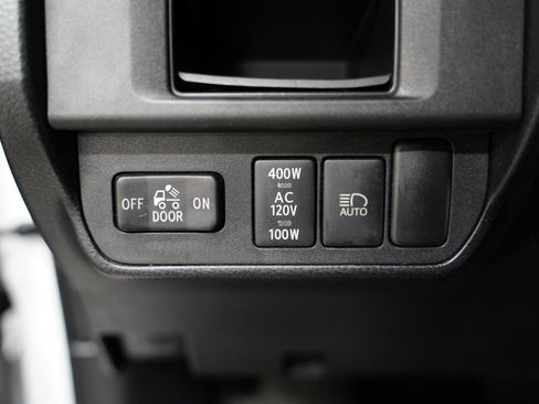 Used 2018 Toyota Tacoma TRD Sport image 23