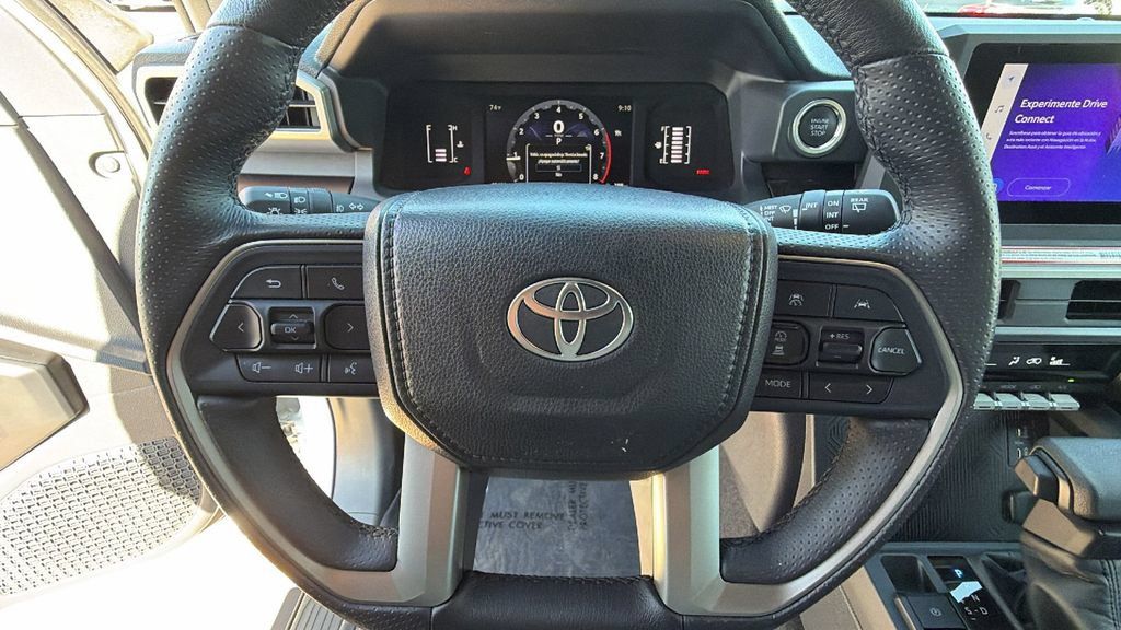 Used 2025 Toyota 4Runner SR5 AWD/4WD image 18