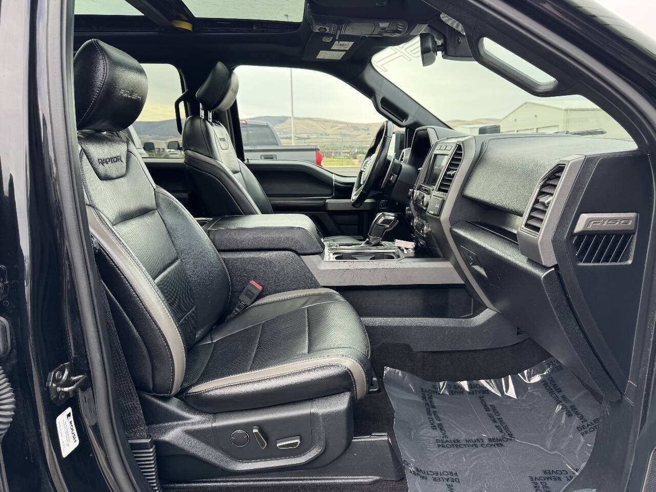 Used 2018 Ford F150 Raptor w/ Equipment Group 802A Luxury AWD/4WD image 9