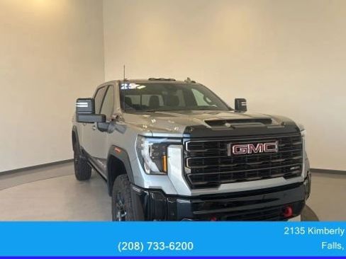Used 2025 GMC Sierra 2500 AT4X AWD/4WD image 2