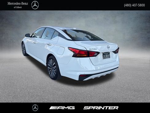 Used 2025 Nissan Altima 2.5 SV image 3