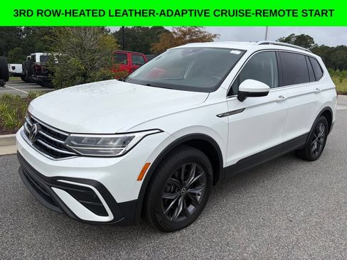 Used 2023 Volkswagen Tiguan SE FWD image 1
