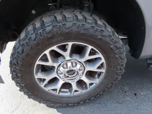 Used 2022 Ford F250 Lariat w/ Lariat Value Package image 11