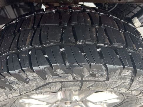 Used 2017 Ford F150 XLT w/ Equipment Group 302A Luxury image 5