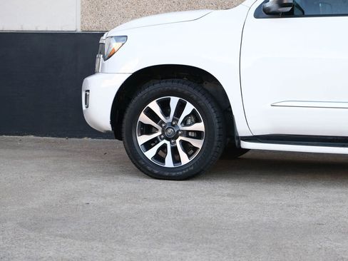 Used 2018 Toyota Sequoia Limited image 9
