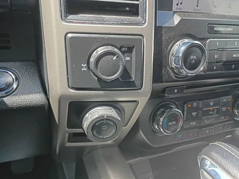 Used 2017 Ford F150 Lariat image 15