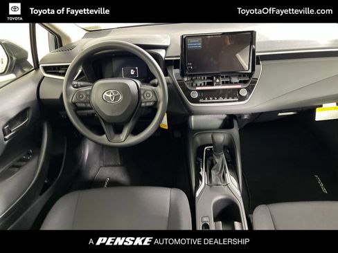 Used 2026 Toyota Corolla LE FWD image 12