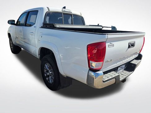 Used 2017 Toyota Tacoma SR5 w/ Tow Package AWD/4WD image 6
