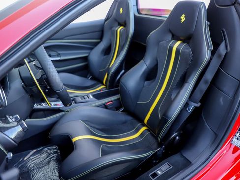 Certified 2022 Ferrari F8 Tributo RWD image 13