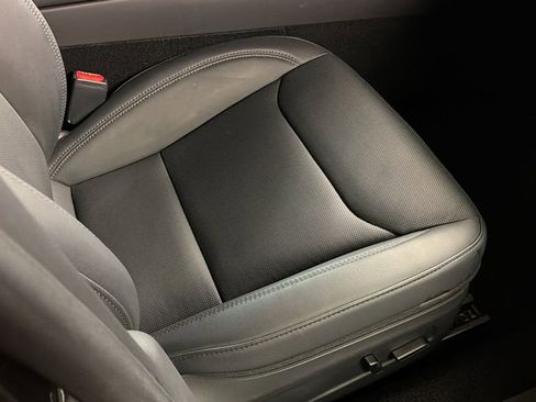 Used 2025 Tesla Model 3 Long Range image 11