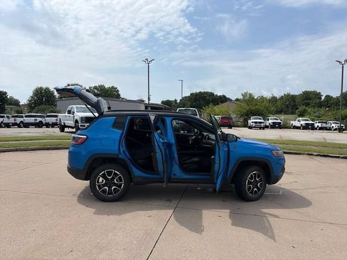 Used 2026 Jeep Compass Trailhawk AWD/4WD image 36