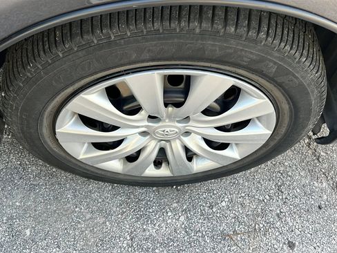 Used 2012 Toyota Corolla LE FWD image 26