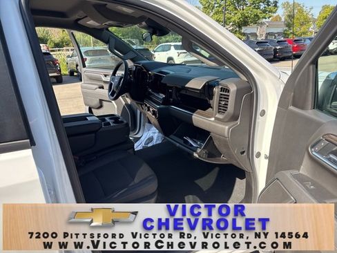 Used 2025 Chevrolet Silverado 1500 LT image 33