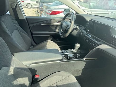 Used 2025 Toyota Camry LE image 6