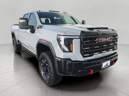 Used 2025 GMC Sierra 2500 AT4X image 1