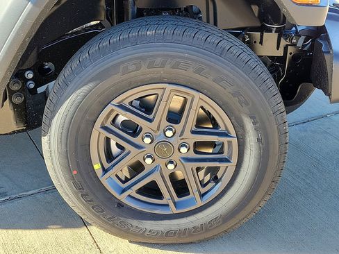 New 2026 Jeep Gladiator Sport image 7