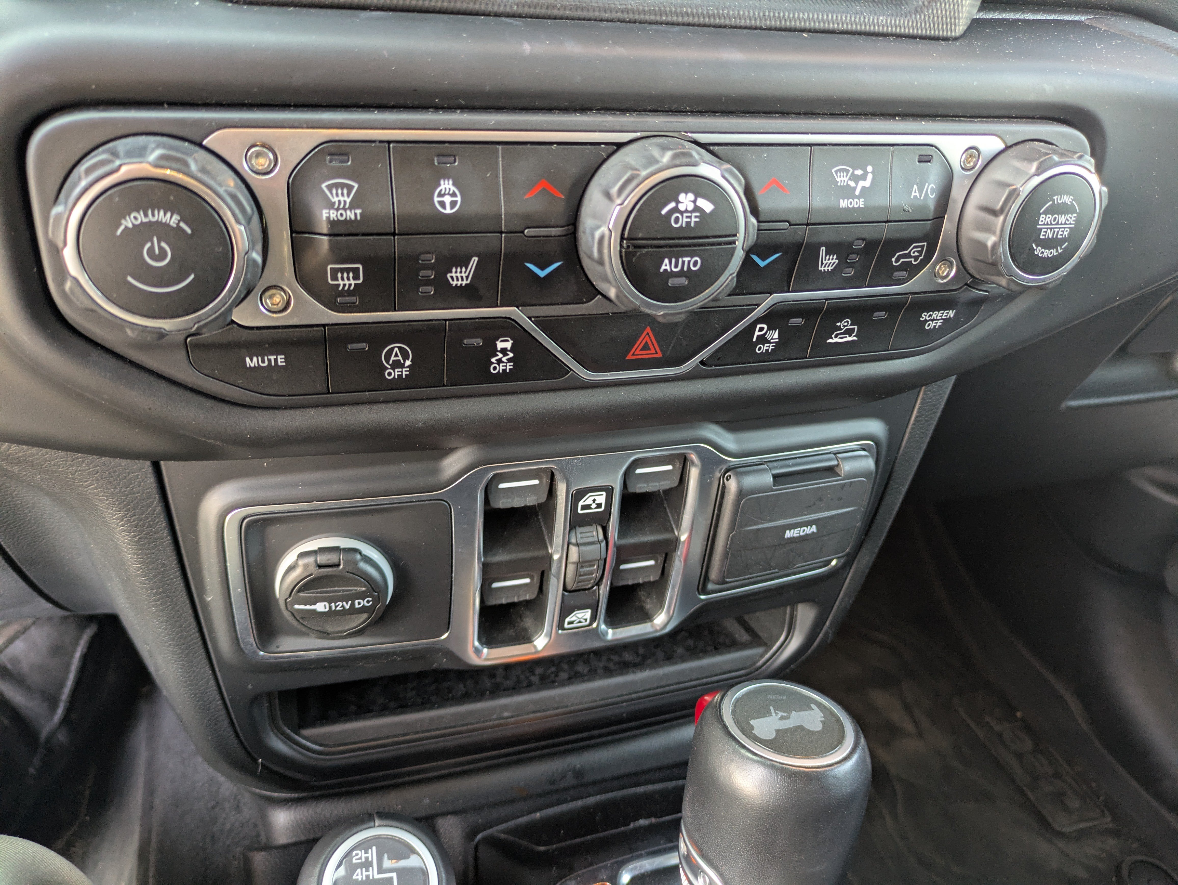 Used 2021 Jeep Wrangler Unlimited Sahara AWD/4WD image 23