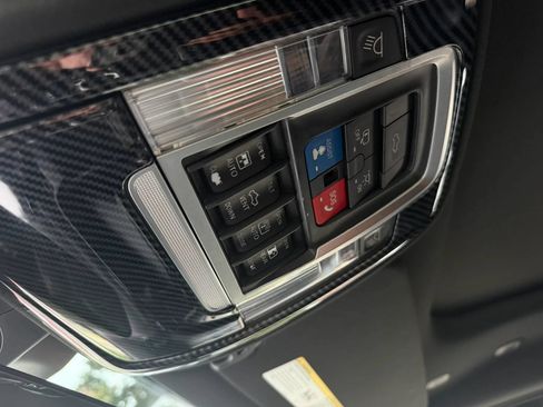 Used 2019 RAM 1500 Laramie AWD/4WD image 17