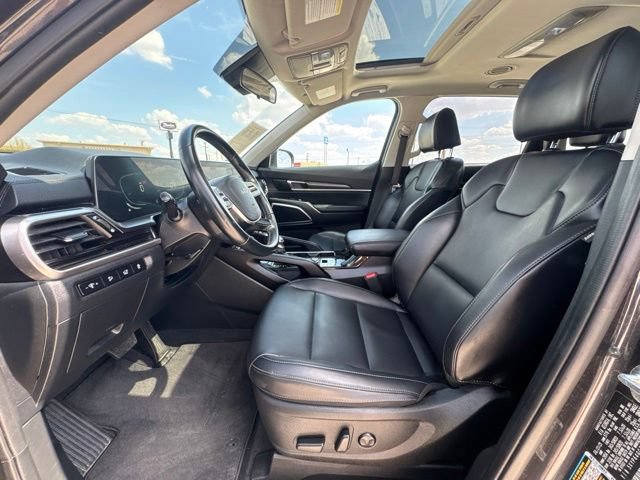 Used 2025 Kia Telluride S FWD image 2