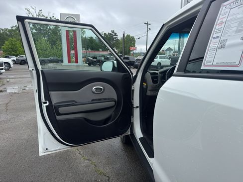 Used 2016 Kia Soul + w/ Eco Package FWD image 18