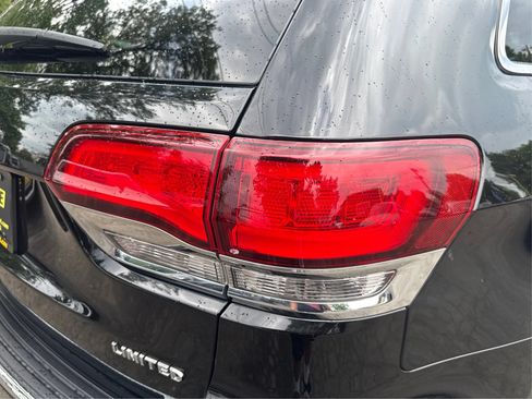 Used 2021 Jeep Grand Cherokee Limited AWD/4WD image 26