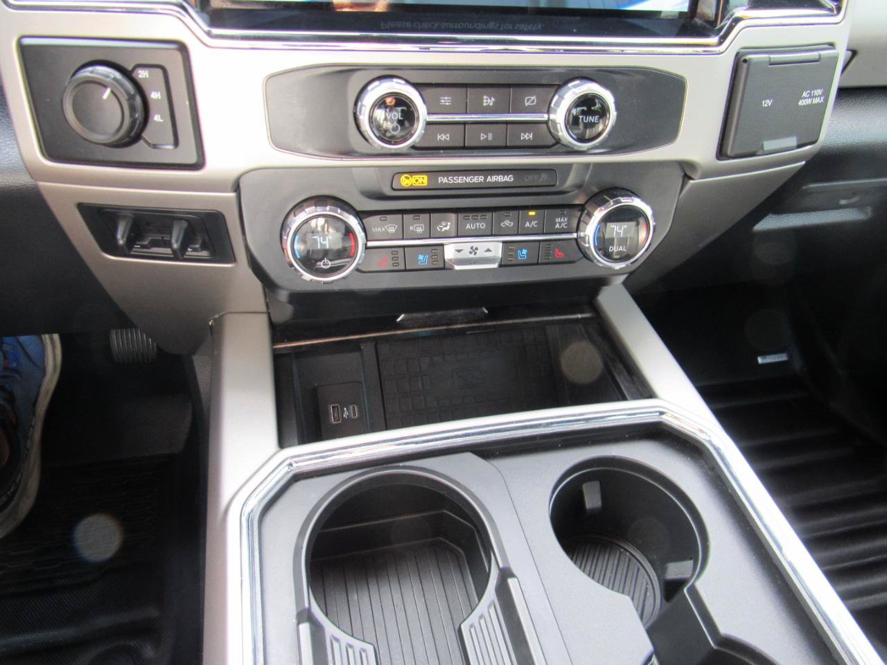 Used 2022 Ford F350 Lariat w/ Lariat Ultimate Package AWD/4WD image 31