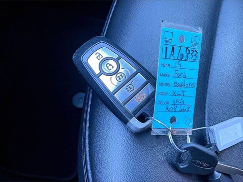 Used 2019 Ford Explorer XLT w/ Equipment Group 202A image 11