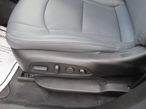 Certified 2024 Buick Enclave Premium FWD image 22
