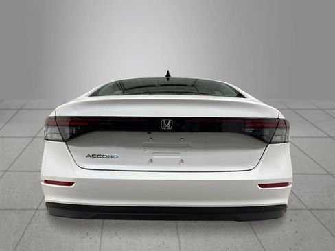 New 2025 Honda Accord SE image 4