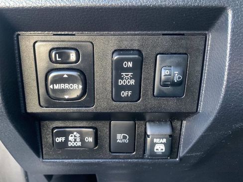 Used 2019 Toyota Tundra SR5 image 12