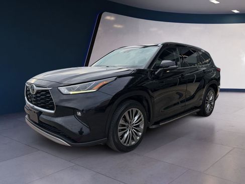 Used 2021 Toyota Highlander Platinum image 1
