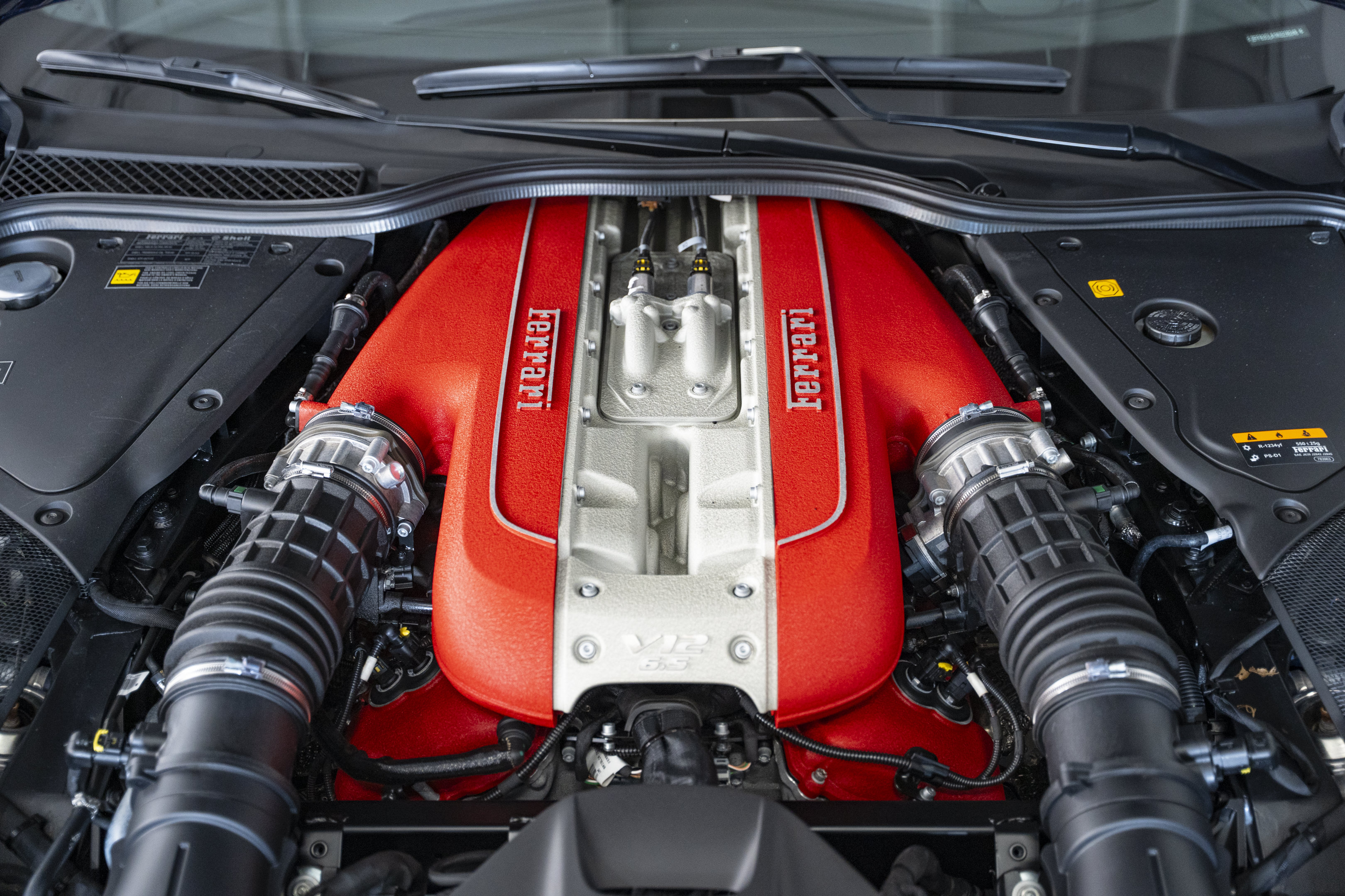 Used 2019 Ferrari 812 Superfast RWD image 47